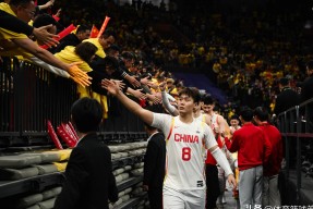 开云体育下载-重量级球队在赛场上展示实力，赢得掌声()